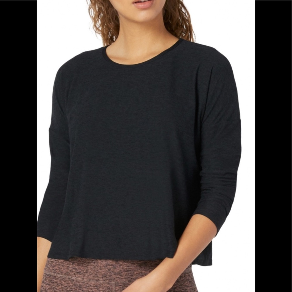 Beyond Yoga morning light crop pullover black